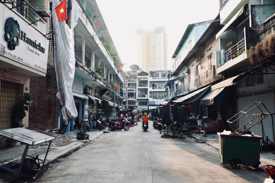 Dừng tiếp nhận văn bản giấy tạm hoãn xuất cảnh từ 01/10/2026: Ảnh hưởng gì đến bạn?