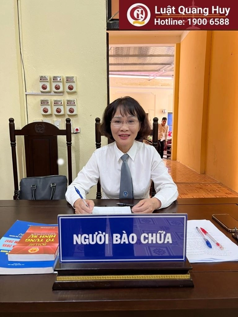 Luật sư Lê Thị Oanh và Luật sư Nguyễn Bằng Giang bào chữa cho bị cáo tại Toà án nhân dân huyện Hoàng Su Phì tỉnh Hà Giang