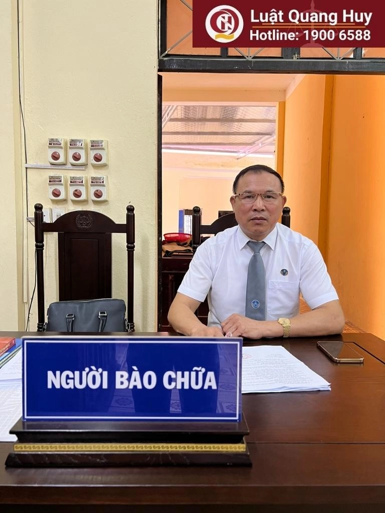 Luật sư Lê Thị Oanh và Luật sư Nguyễn Bằng Giang bào chữa cho bị cáo tại Toà án nhân dân huyện Hoàng Su Phì tỉnh Hà Giang