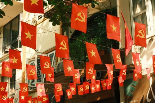 Luật Quang Huy 20 tr ng h c ph i c ng khai s i n tho i hi u tr n